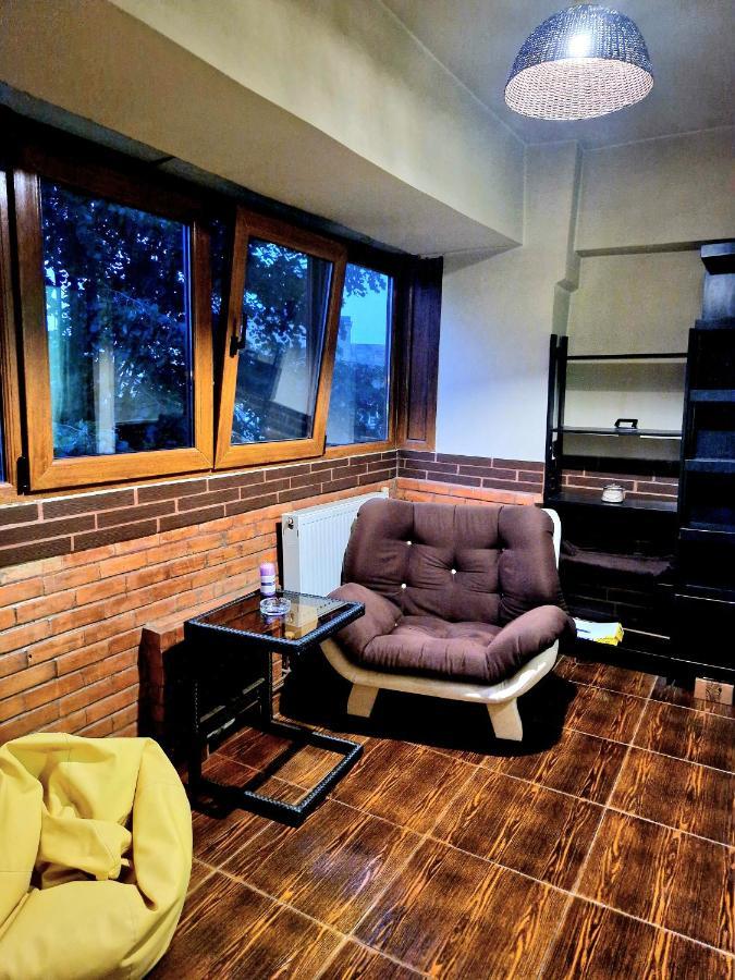 Cozy Appartment In The Center Targoviste Exterior foto